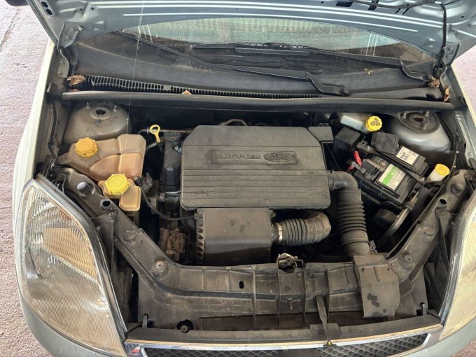 geöffneter Motorraum