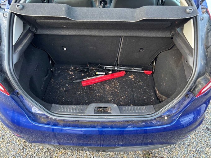 Kofferraum verschmutzt