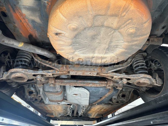 Auto hinten von unten