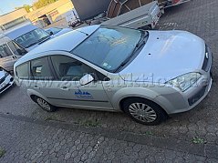 Vorne seitlich