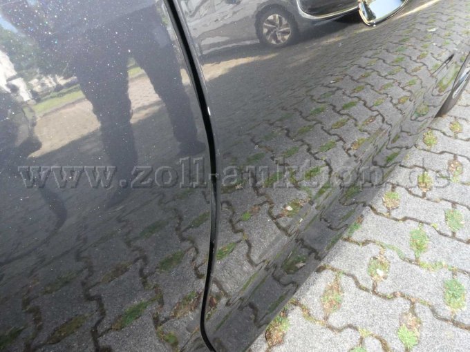 Türkante abgeschlagen vorne rechts