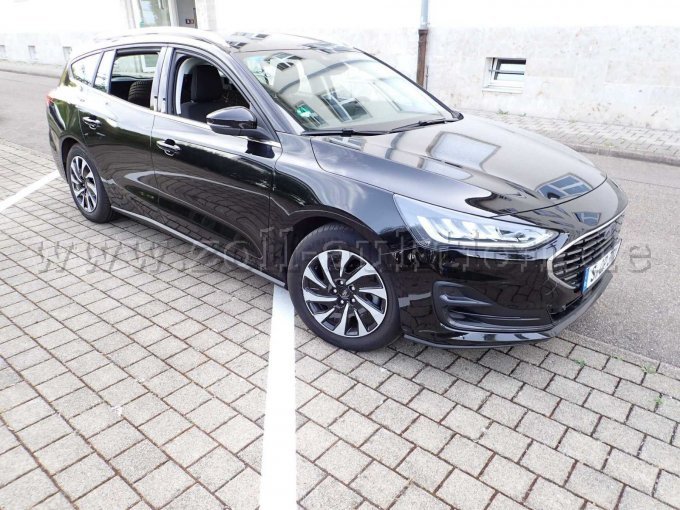 1 Ford Focus 1.5 EcoBlue Titanium *Winterpakket* met 8 banden – foto 2 – kavel bij Zoll-Auktion, Stuttgart