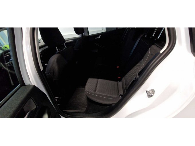 Innenraum links hinten