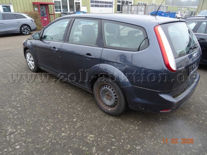 seitlich links hinten