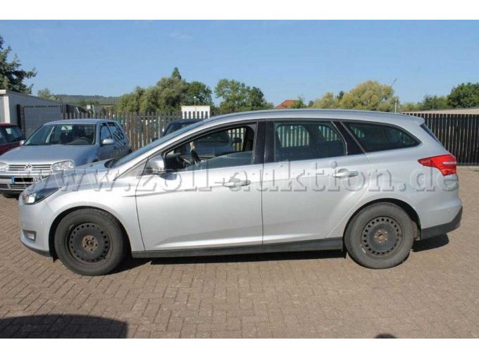 1 Ford Focus stationwagen Titanium – foto 6 – kavel bij Zoll-Auktion, Bahlingen am Kaiserstuhl