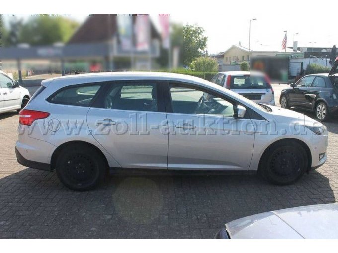 1 Ford Focus stationwagen Titanium – foto 8 – kavel bij Zoll-Auktion, Bahlingen am Kaiserstuhl