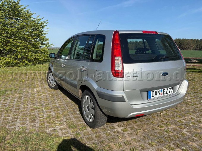 Fahrzeug hinten links