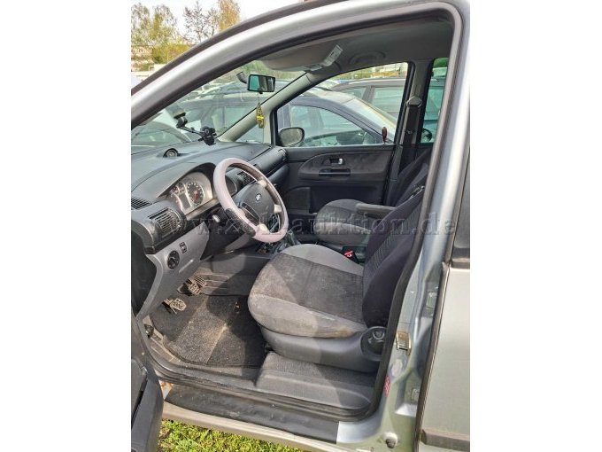 Fahrerseite Innenraum