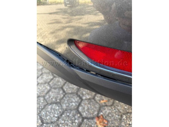 Spoiler hinten verformt