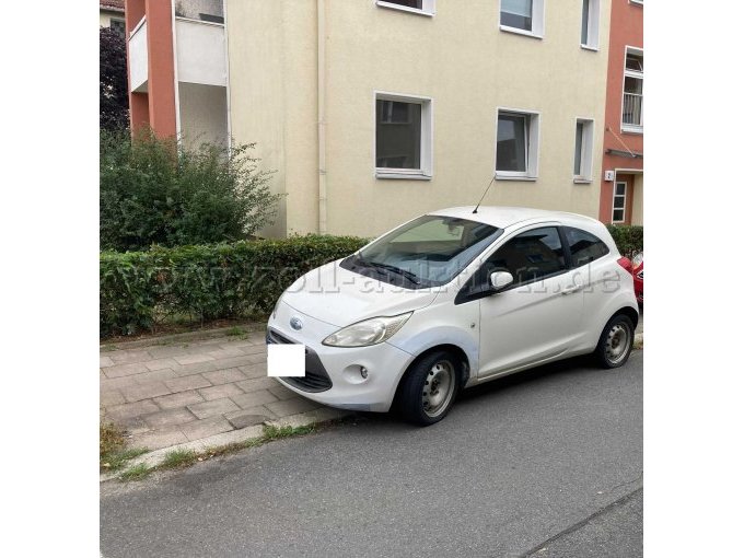 Seitenansicht Fahrerseite mit Schaden