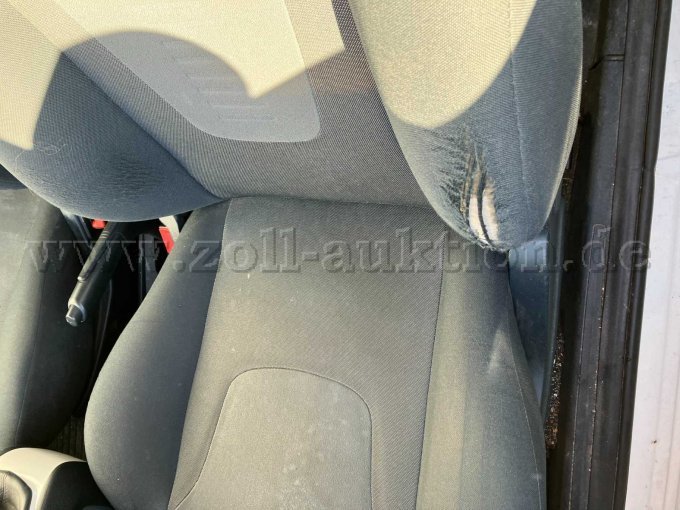 Beschädigter Fahrersitz