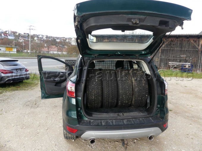 Gepäckraum mit Zusatzbereifung