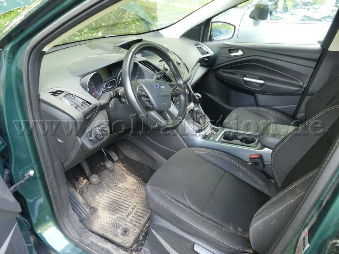 Einstieg Innenansicht vorn links