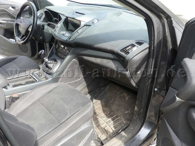 1 Ford Kuga 2.0 TDCi Trend 4x4 Start/Stopp (EURO 6) Unfall/Ersatzteilträger – foto 5 – kavel bij Zoll-Auktion, Troisdorf