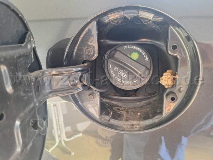 geöffneter Tankdeckel