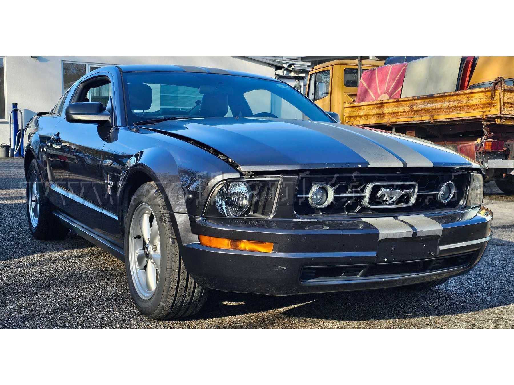 Ford Mustang Coupe