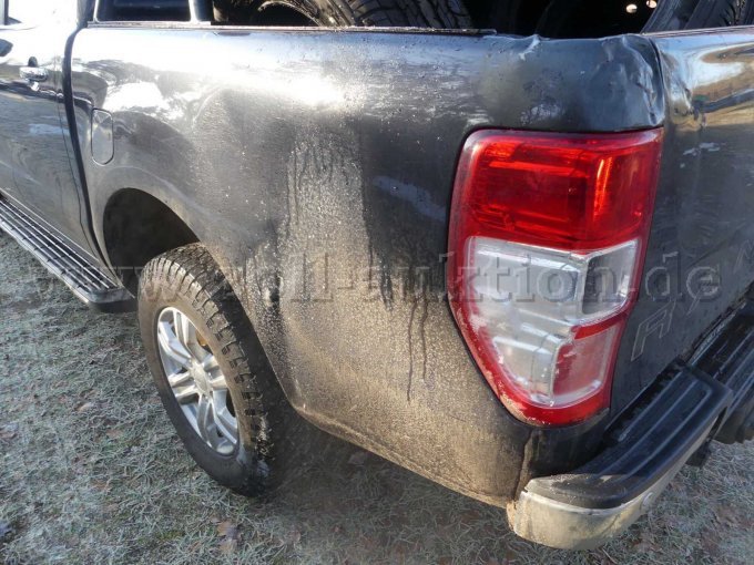 Beschädigung Seitenteil Ladefläche links