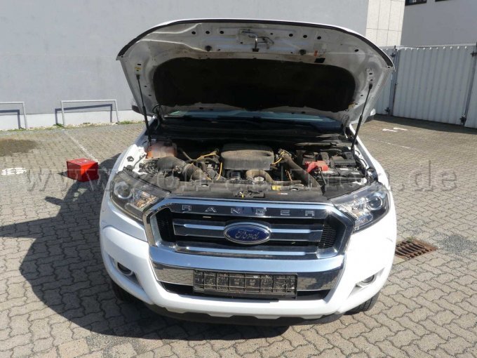 Frontansicht Motorraum