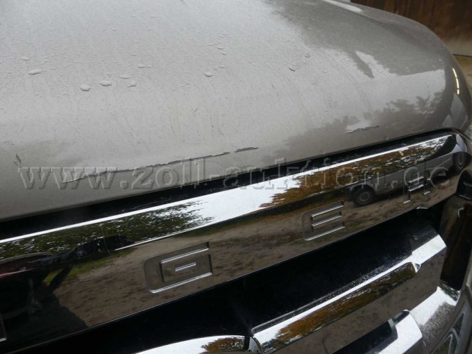 Beschädigung Motorhaube