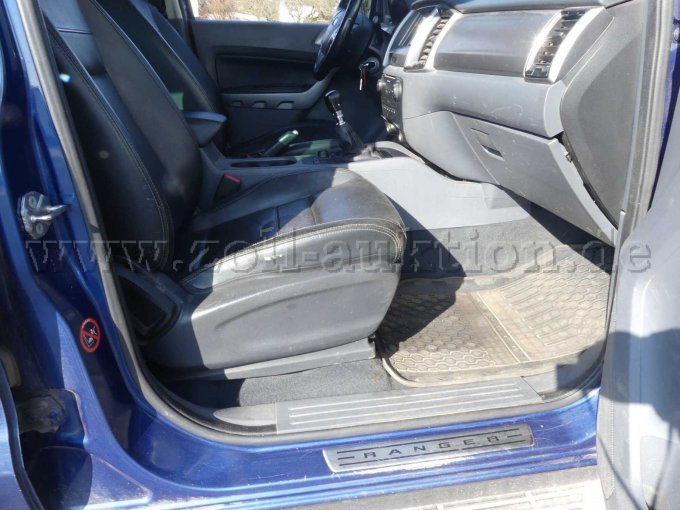 Innenansicht vorn rechts