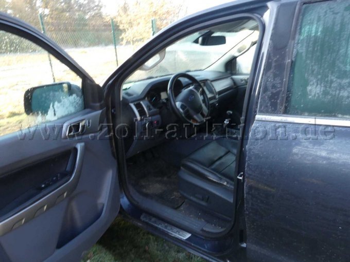 Innenansicht vorn links