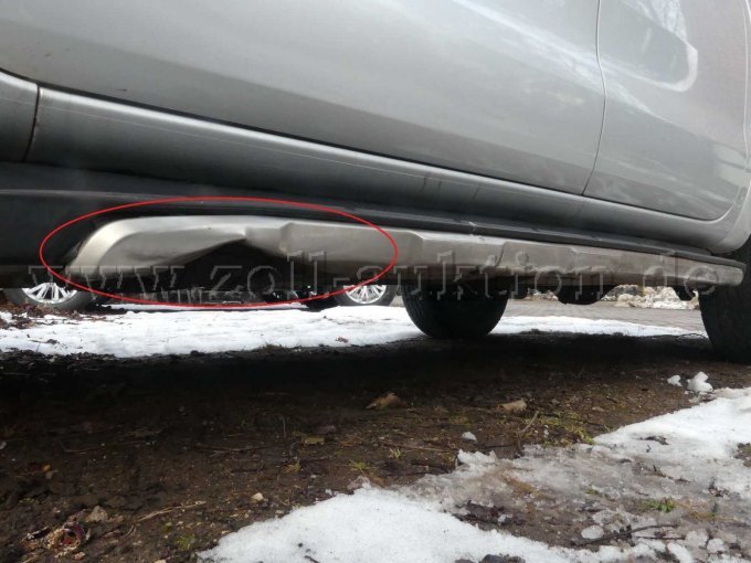 Beschädigung Trittbrett links