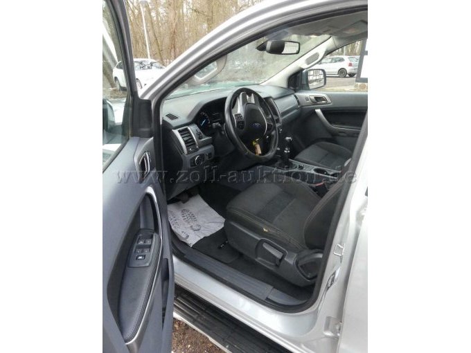 Innenansicht vorn links