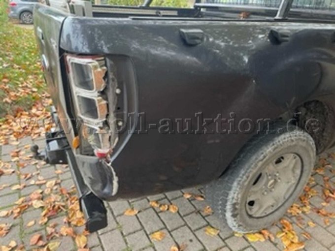 Beschädigung Ladefläche hinten rechts