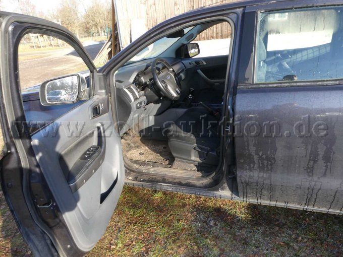 Innenansicht vorn links