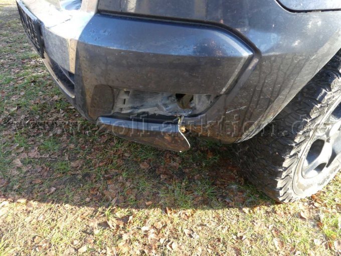 Beschädigung vorn links