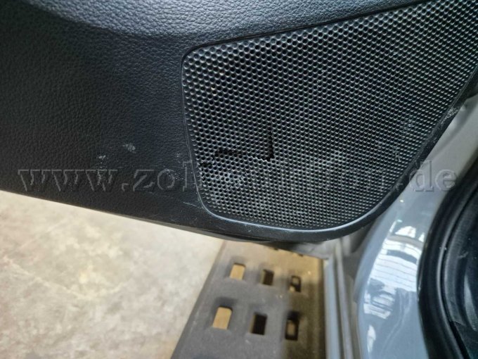 Innenverkleidung hinten gerissen