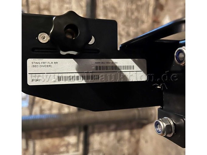 Seriennummer Laderaumteiler