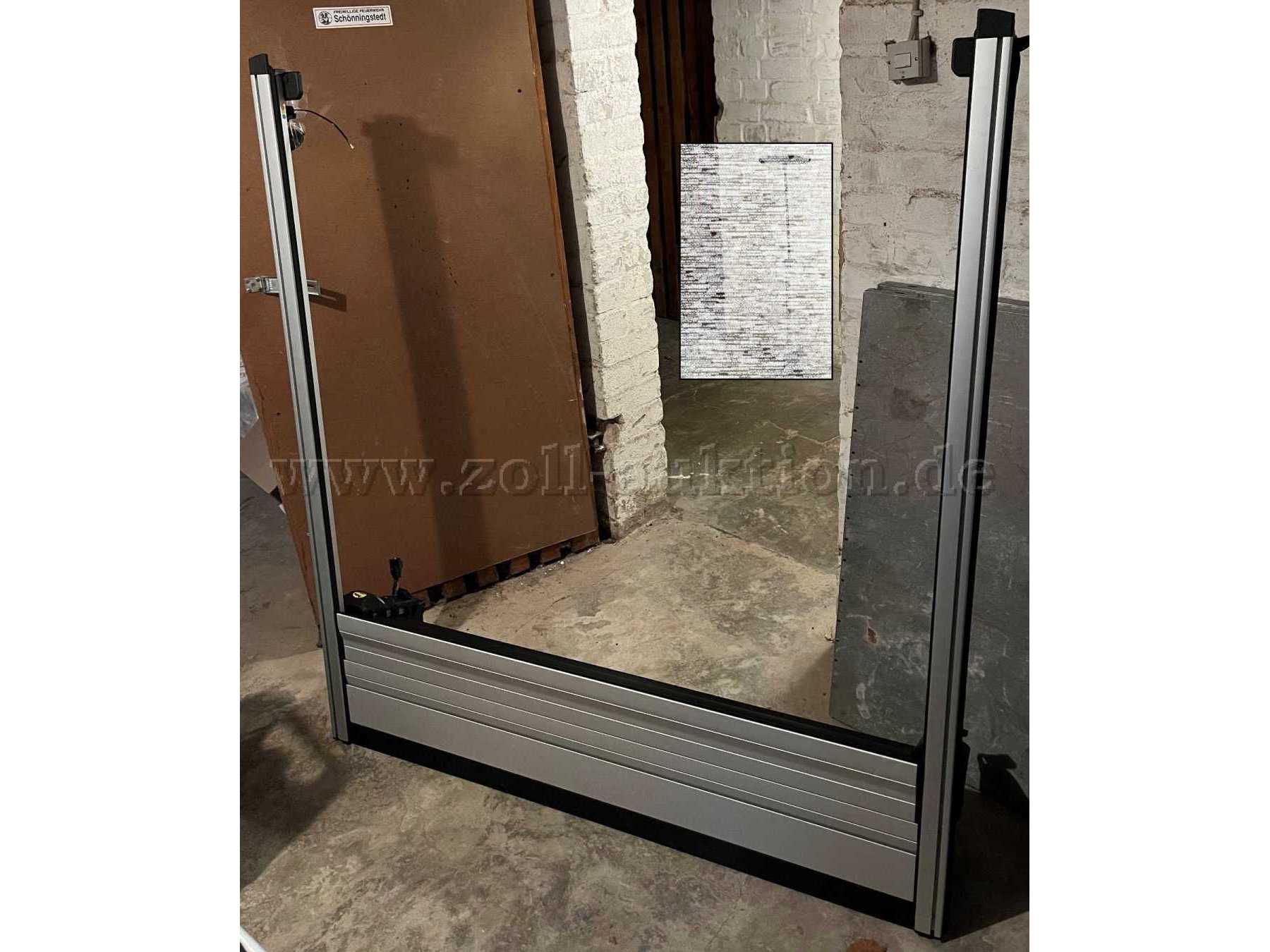 Laderaumrollo hochkant