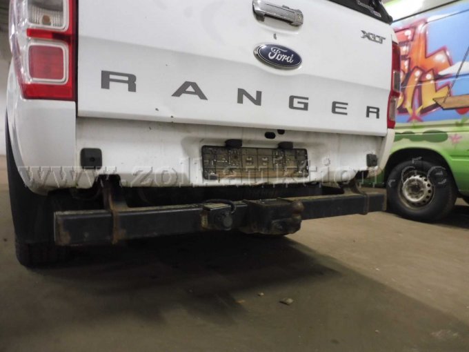 Unfallschaden hinten mittig