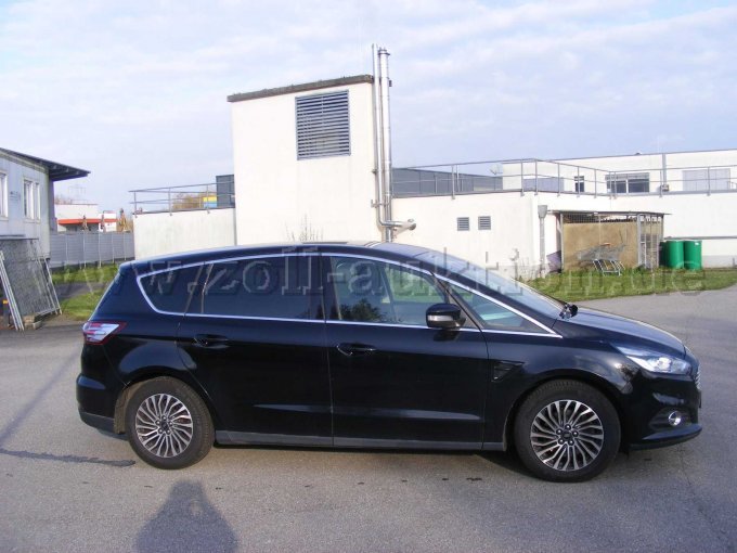 Rechte Fahrzeugseite