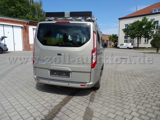 Ford Tourneo Custom Titanium Ansicht von hinten