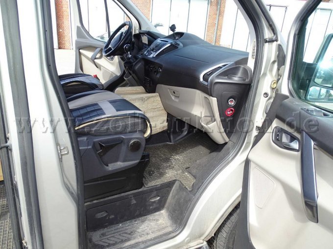 Ford Tourneo Custom Titanium Ansicht Beifahrerseite
