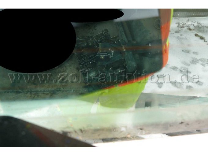 Ladefläche mit Teile des Motors