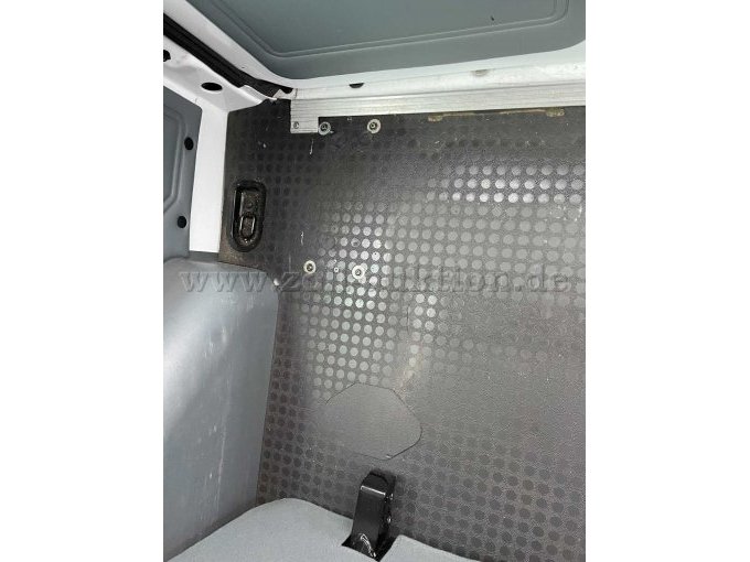 Innenboden vor Einbau Sitze