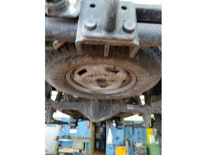 Bild 18:
Unterflur montiertes Stahl-Ersatzrad