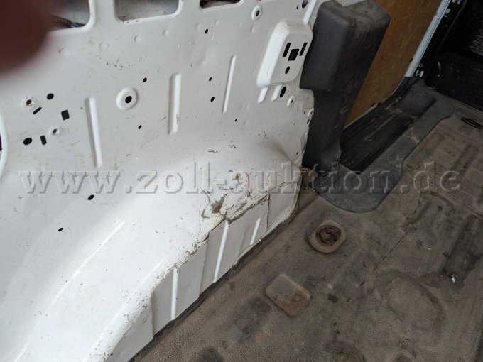 Ansicht Kratzer und Dellen im Laderaum