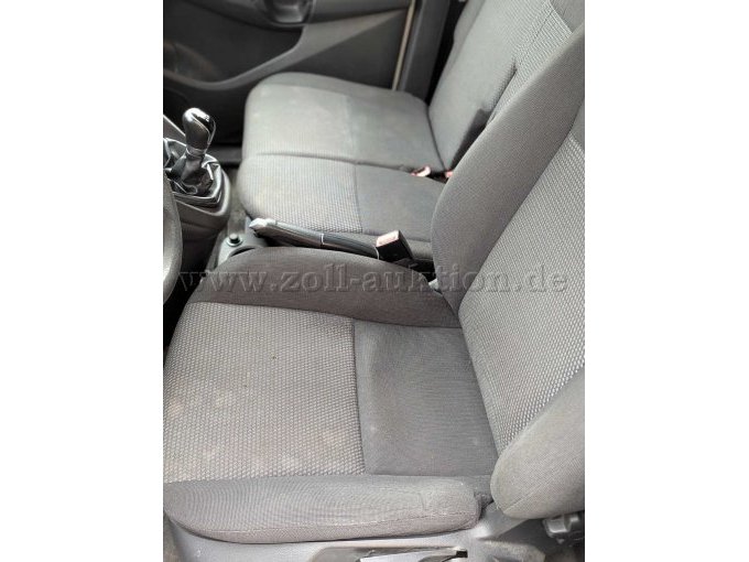 Ansicht Fahrer-und Beifahrersitz