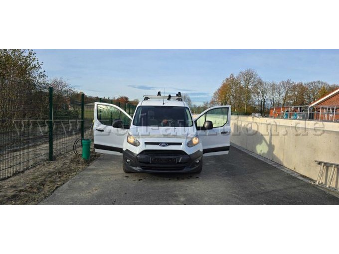 kleine Roststellen und Kratzer am gesamten äußeren Fahrzeug