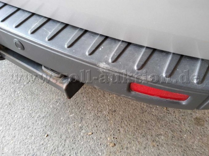Stoßfänger hinten angefahren