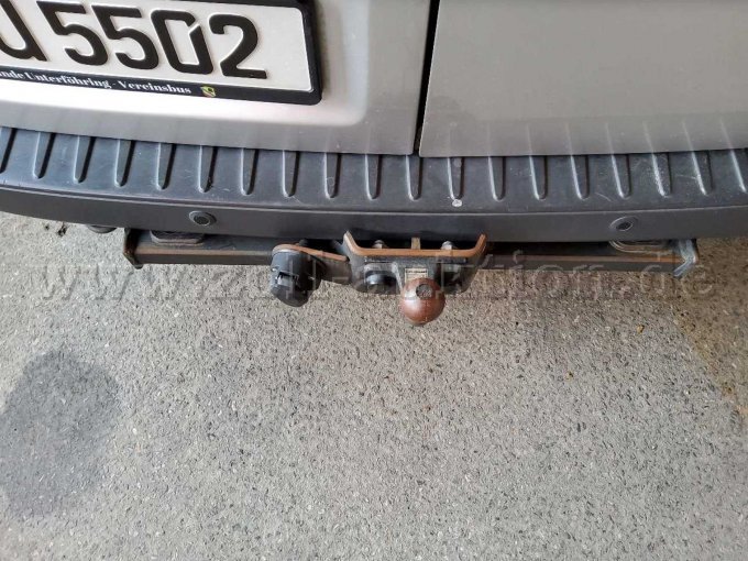 Anhängerkupplung angestoßen