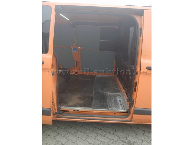 1 Ford Transit Custom (defekt mit Motorschaden) – foto 8 – kavel bij Zoll-Auktion, Bamberg