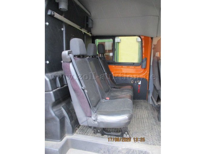 Ford Transit Doka Kastenwagen, allrad, defekt, gebraucht: Ansicht Innenraum Fond