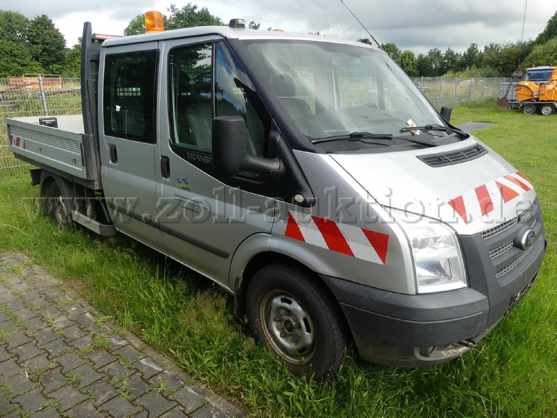 Front-/Seitenansicht Beifahrerseite Roststelle am Radkasten