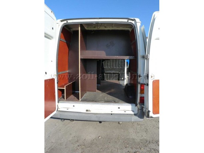 Regaleinbau Ansicht Hecktür