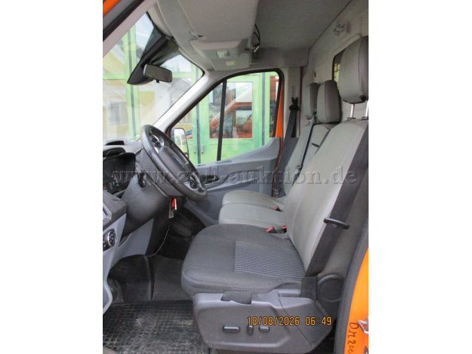 Ford Transit Kastenwagen, allrad, defekt, gebraucht: Ansicht Fahrzeuginnenraum, fahrerseitig